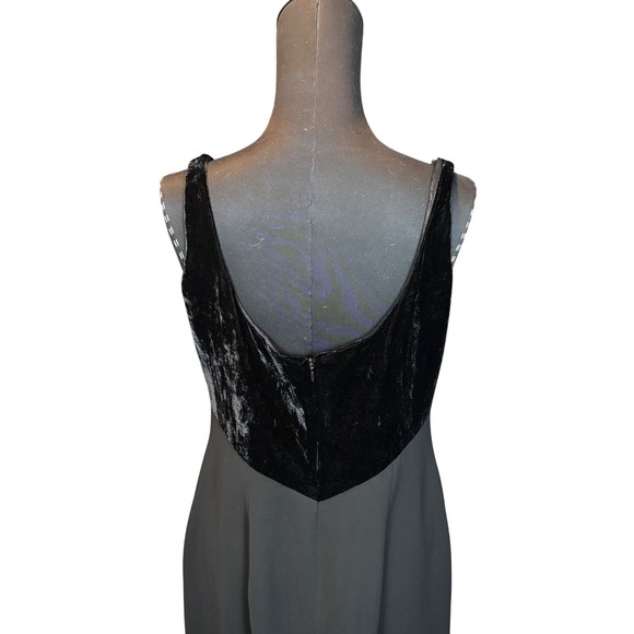 Vintage Dark Feminine Whimsigoth Tahari Black Velvet Midi Dress with Slit - Picture 6 of 8